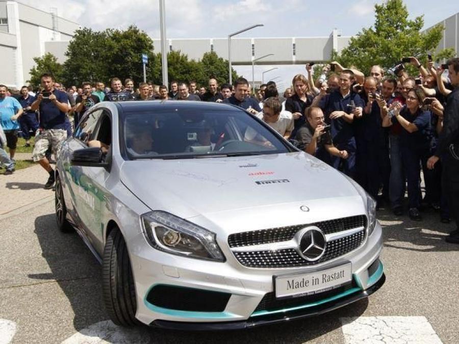  Mercedes-Benz A45 AMG Petronas Green Edition 2014 года  (фото 5 из 10)